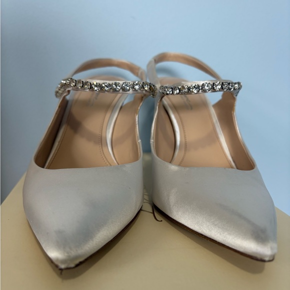 Vince Camuto Women's Ivory Slingback Heels - Picture 5 of 12